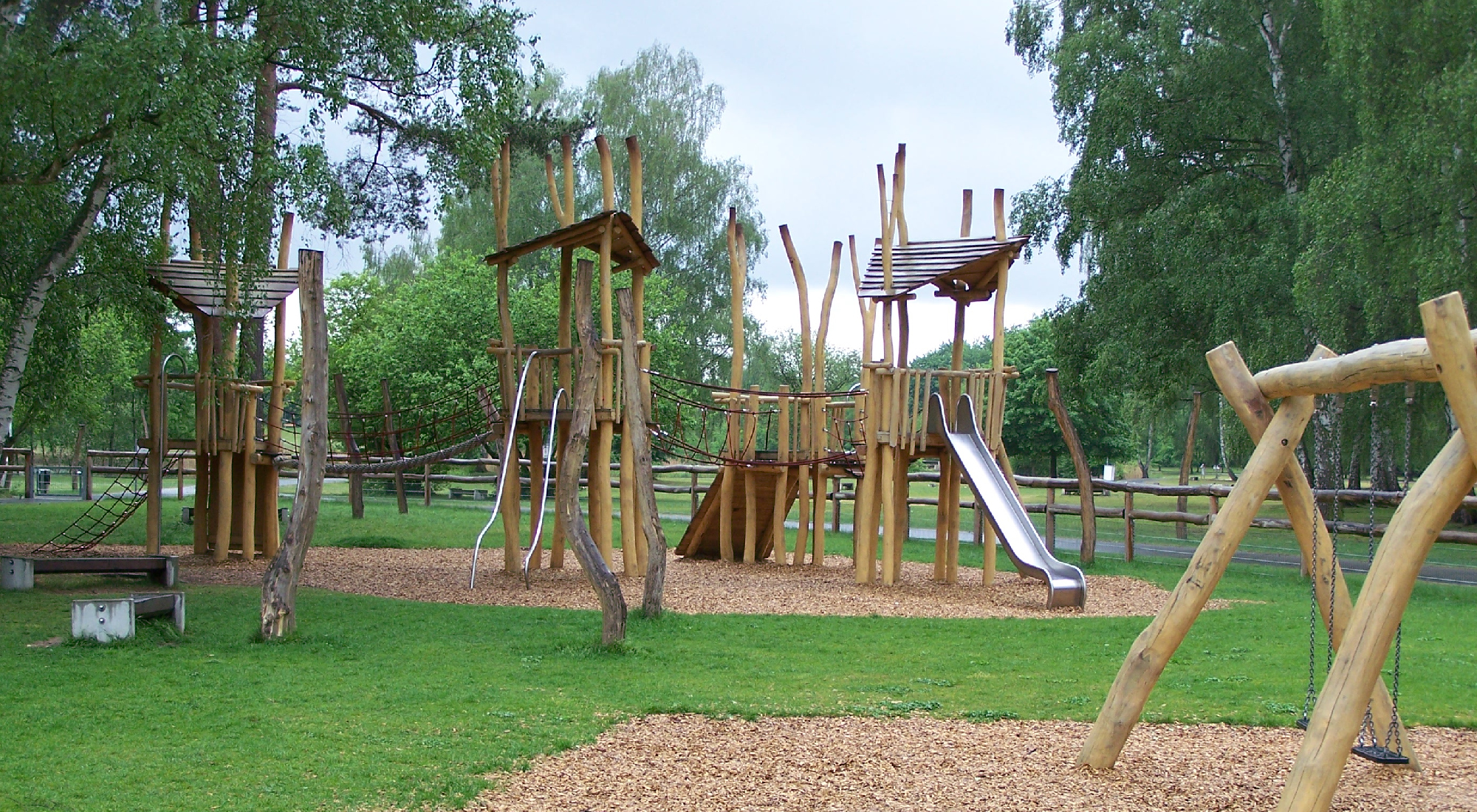 parques infantiles naturales madera robinia lurkoi fhs